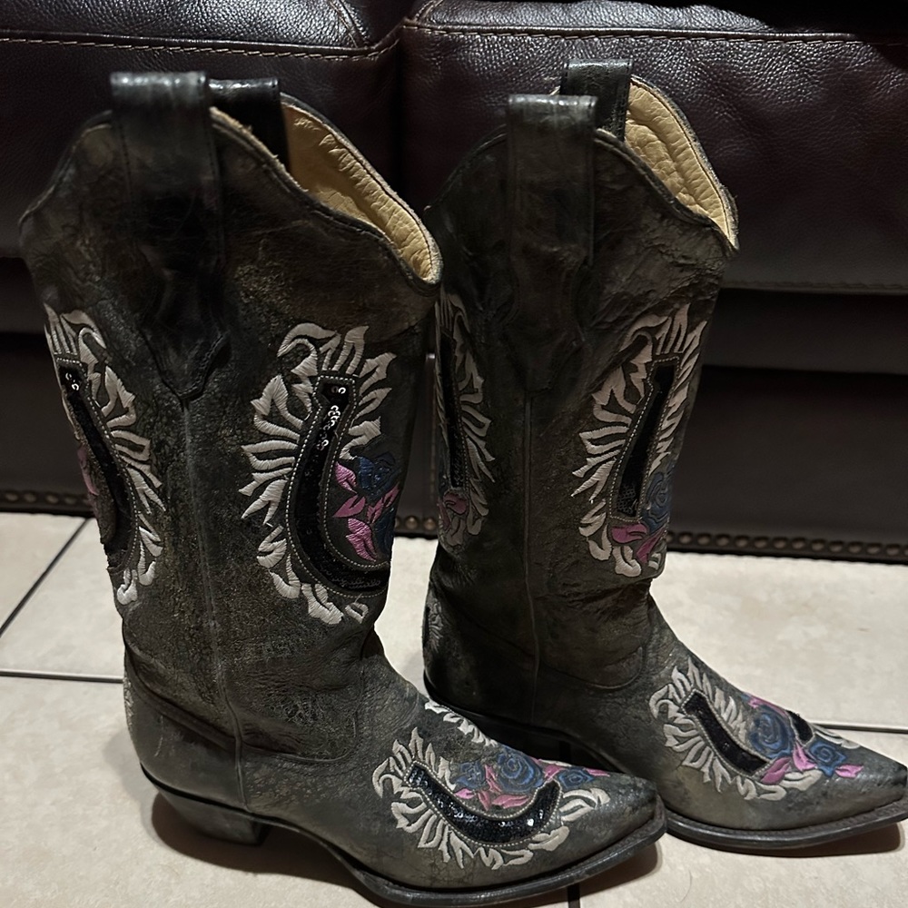 Distressed Corral Boots